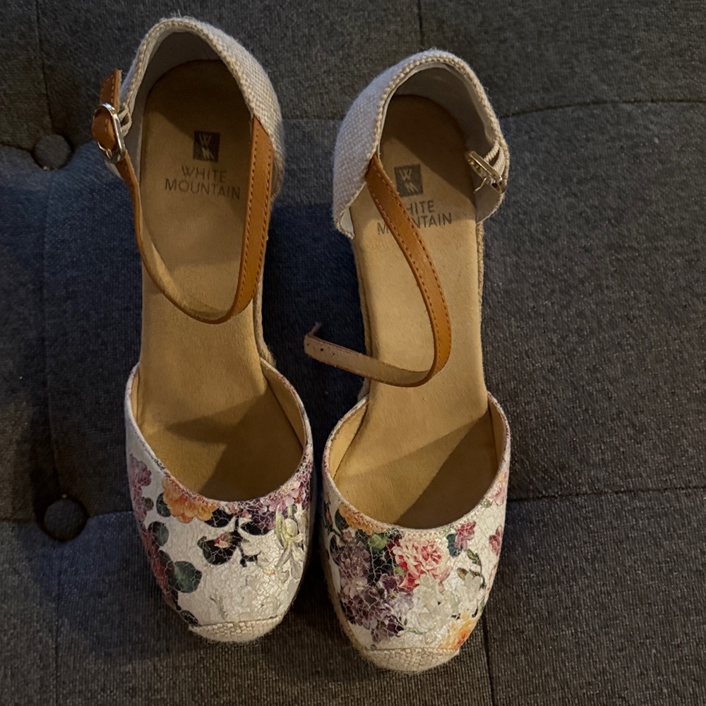 White Mountain Women's Multicolor Floral Espadrilles